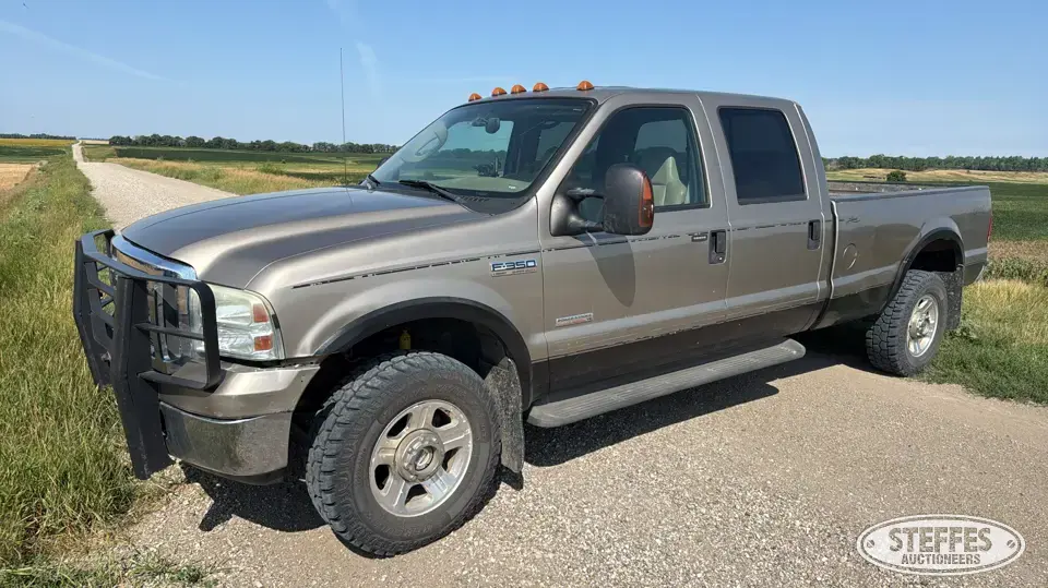 2005 Ford F-350 Super Duty Lariat 1 Ton Pickup