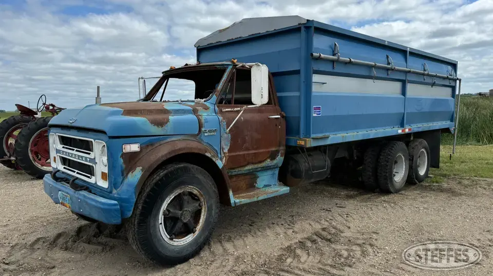 1972 Chevrolet C50 Tandem Boxed Truck