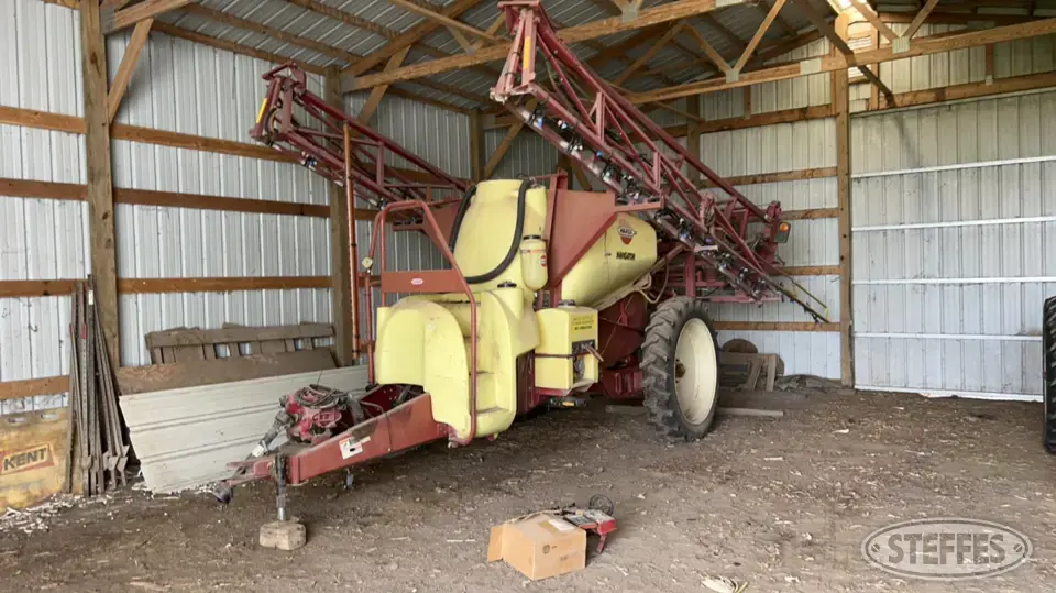 Hardi Navigator 1100 Pull-Type Sprayer