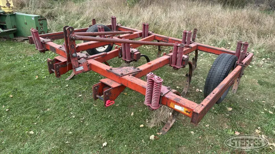 Massey Ferguson Chisel Plow