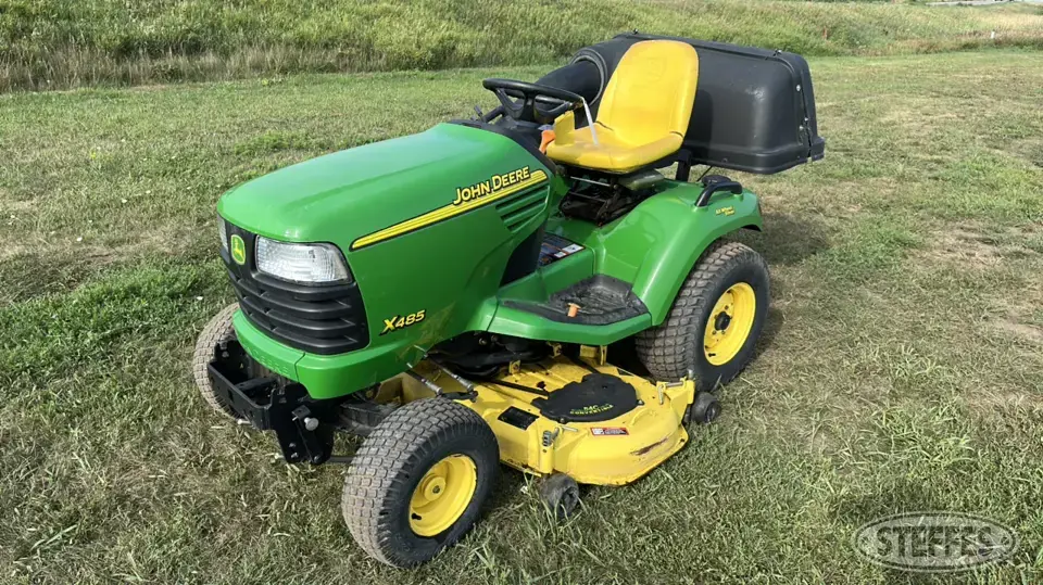 2003 John Deere X485 Lawn Tractor
