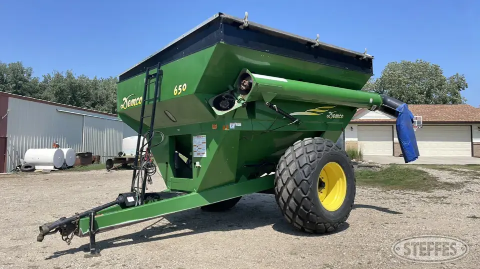 Demco 650 Grain Cart
