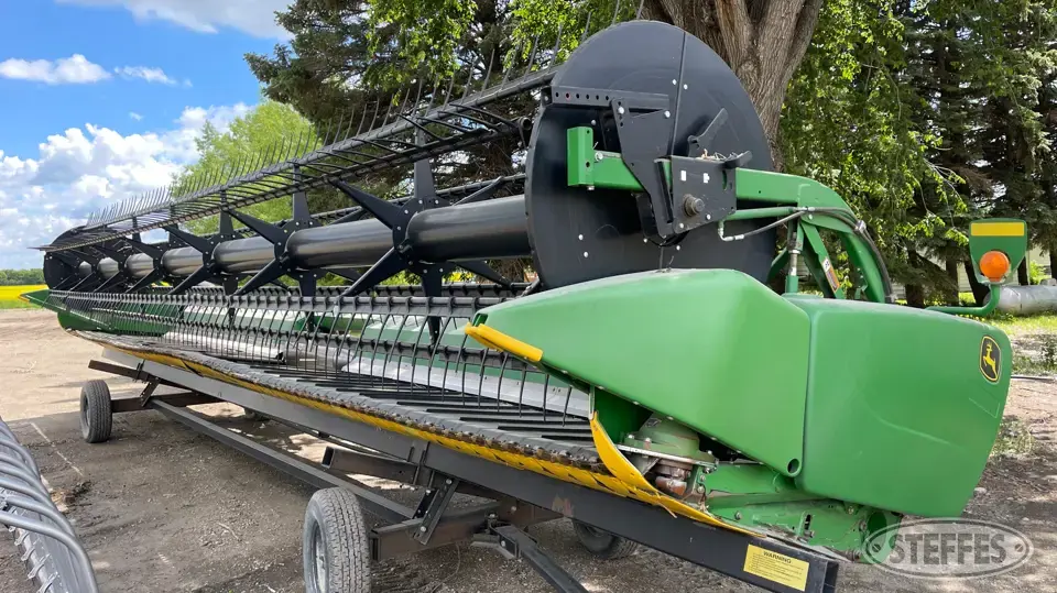 2012 John Deere 635FD Draper Head
