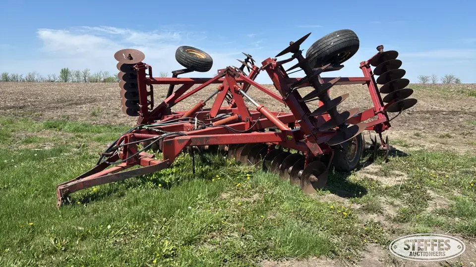 International 490 Disc