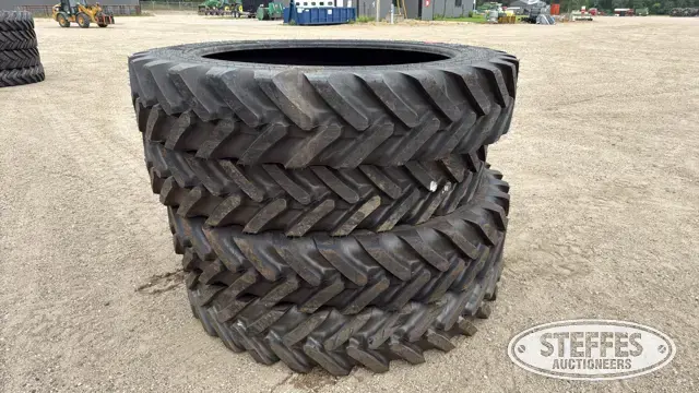 (4) Michelin Spraybib 320/90R46 tires