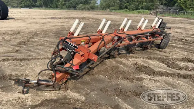 International 735