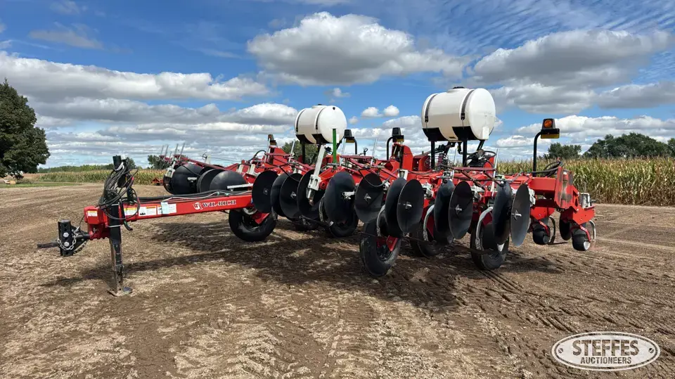 Wil-Rich PT-7722 Row Crop Cultivator