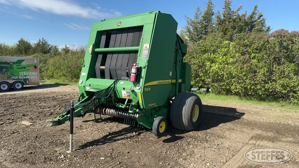 2008 John Deere 568 Round Baler