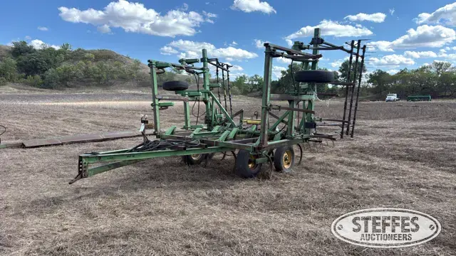 Chisel plow
