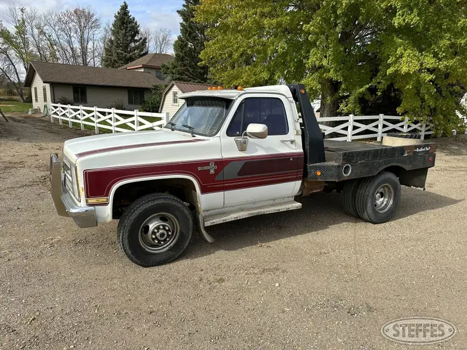 1988 Chevrolet Silverado 30 Flatbed Truck