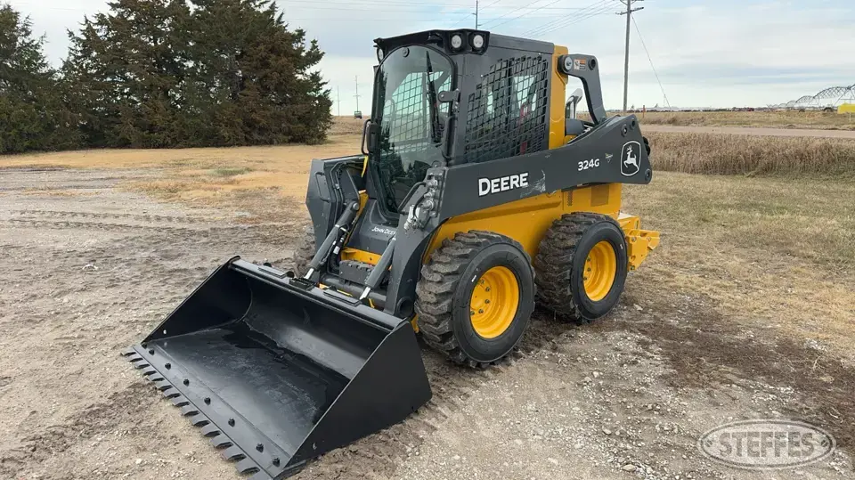 2022 John Deere 324G Wheeled Skid Steer