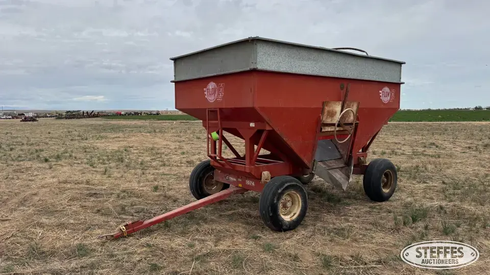 1989 E-Z Trail 1074 Gravity Box