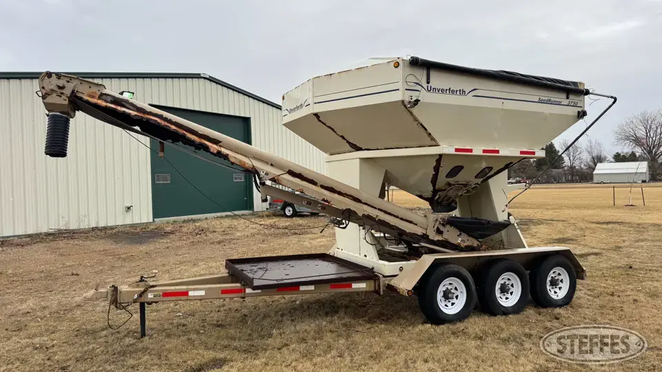 Unverferth SeedRunner 3750 Bulk Seed Tender Trailer