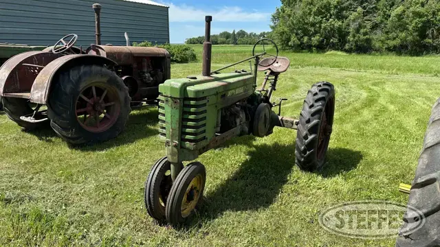 1942 John Deere H
