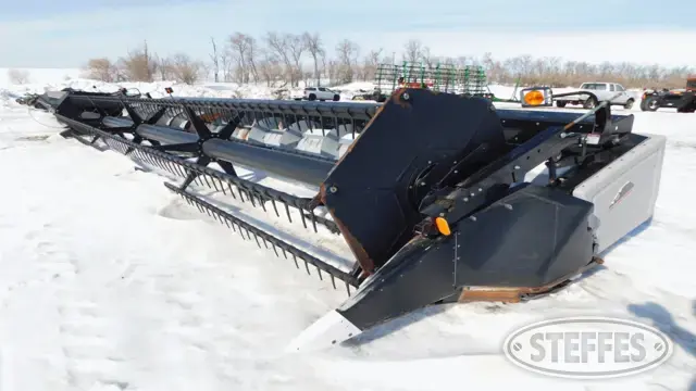 2002 Gleaner 800
