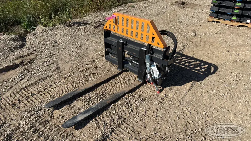 Wolverine PFA-11-3300 Skid Steer Fork