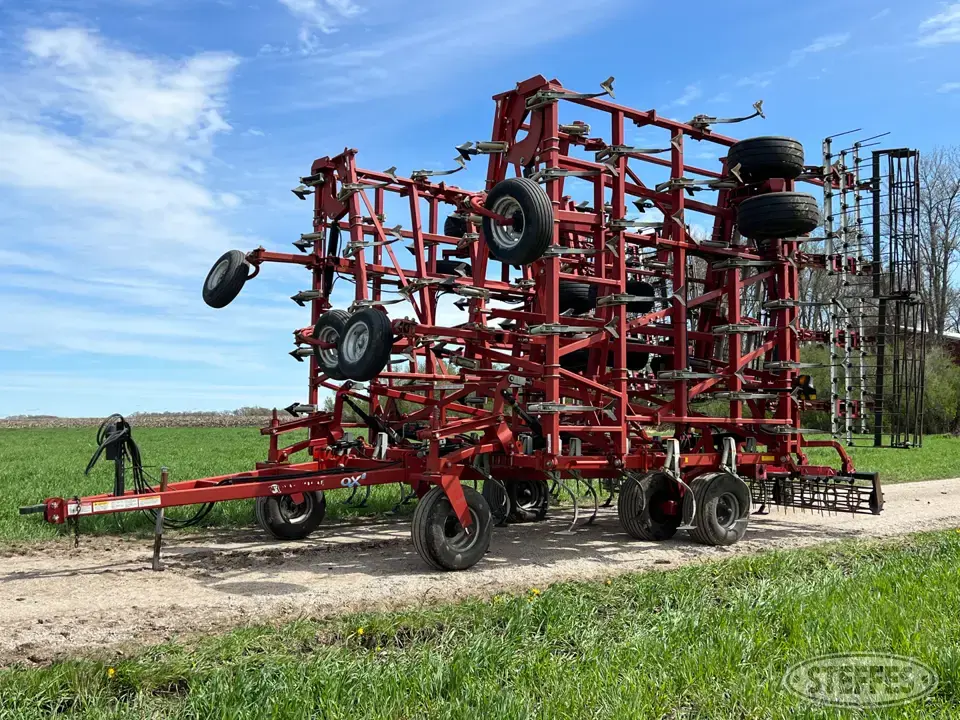 Wil-Rich Quad X2 Field Cultivator