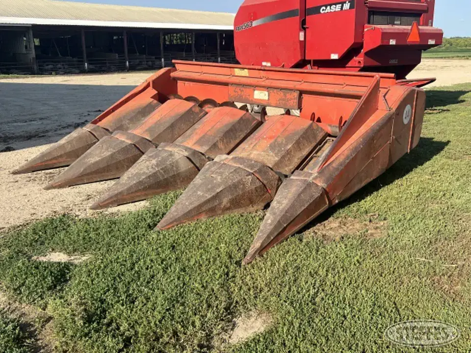 Massey Ferguson 44 Corn Head
