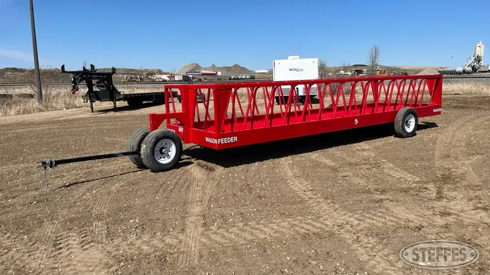 2024 Industrias America 82R Feeders and Bunk