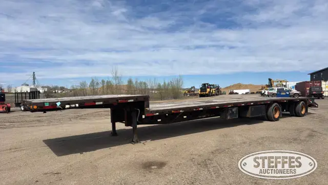 2001 Kalyn Siebert spread axle step deck trailer