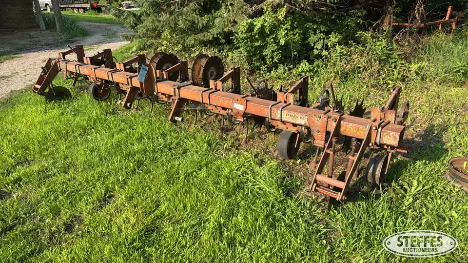 Glencoe Spring Devil Row Crop Cultivator