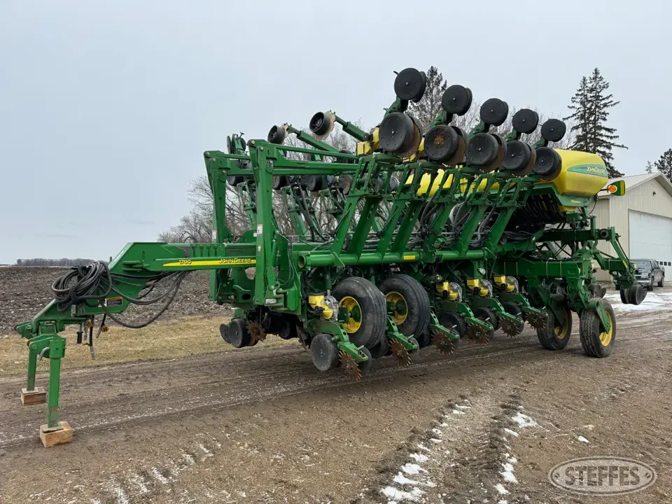 2005 John Deere 1790 12 or More Row Planter