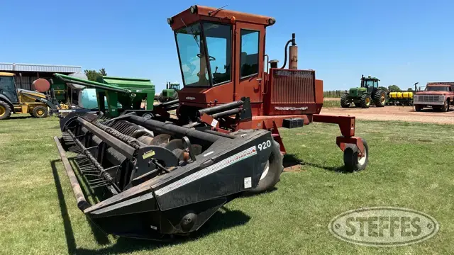 MacDon 7000