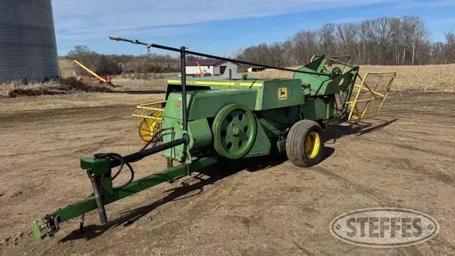 John Deere 336
