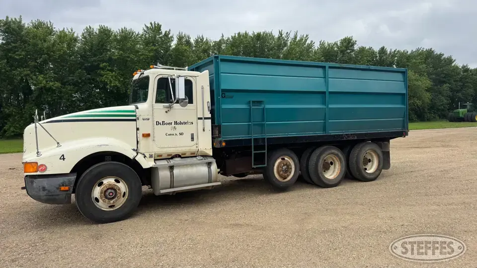 1991 International 9400 Tri-Axle Boxed Truck