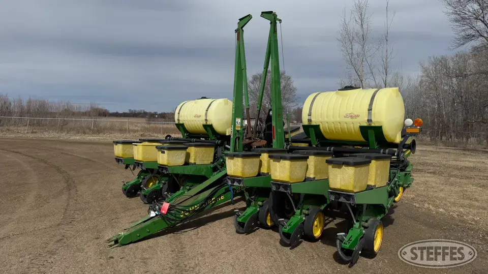 John Deere 7200 12 or More Row Planter