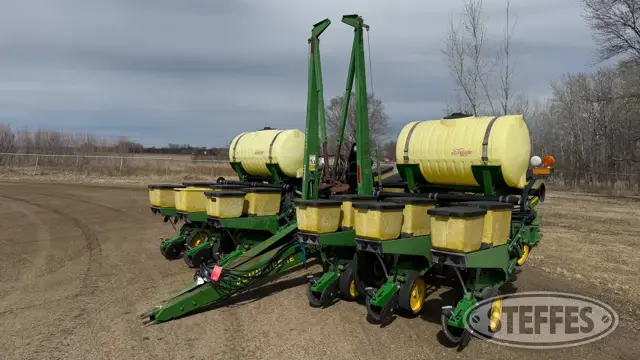 John Deere 7200