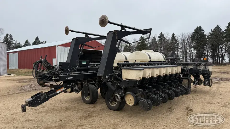 Kinze 2420 12 or More Row Planter