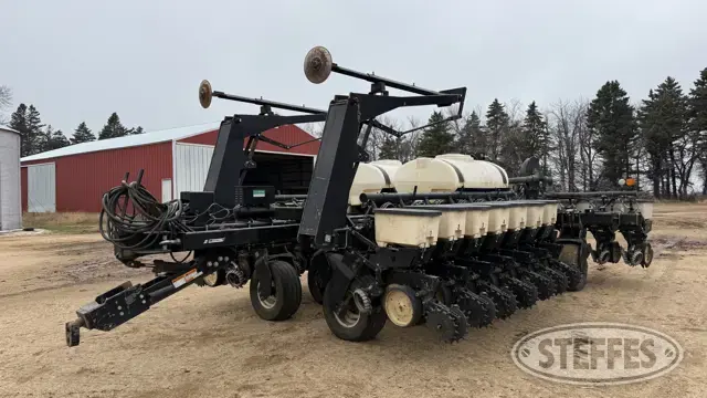 Kinze 2420