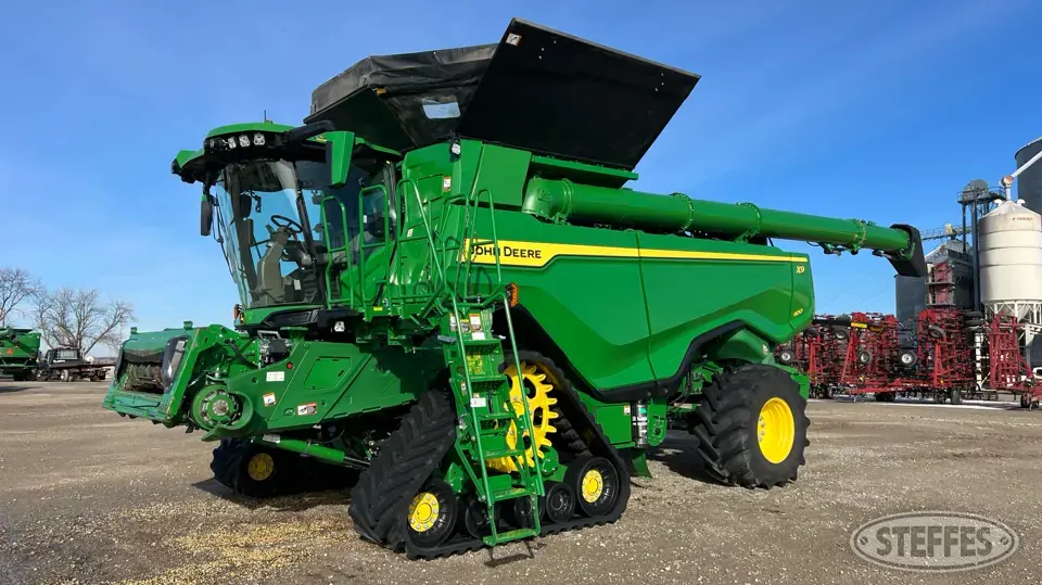 2023 John Deere X9 1100 Combine