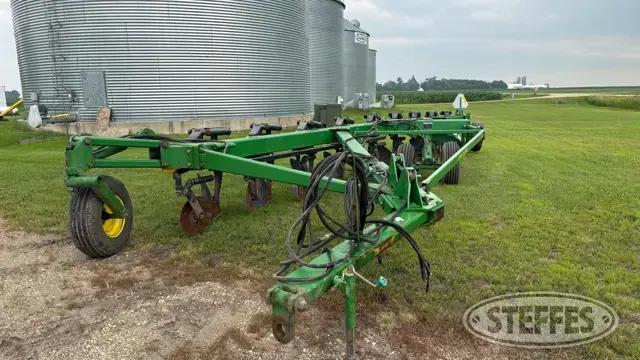 John Deere 3710