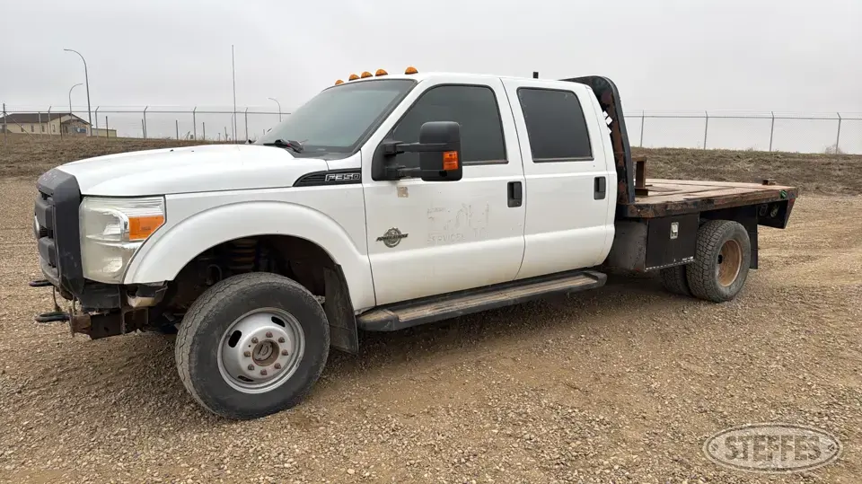 2014 Ford F-350 XL Flatbed Truck
