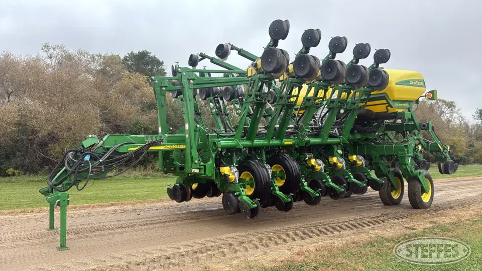 2008 John Deere 1790 12 or More Row Planter