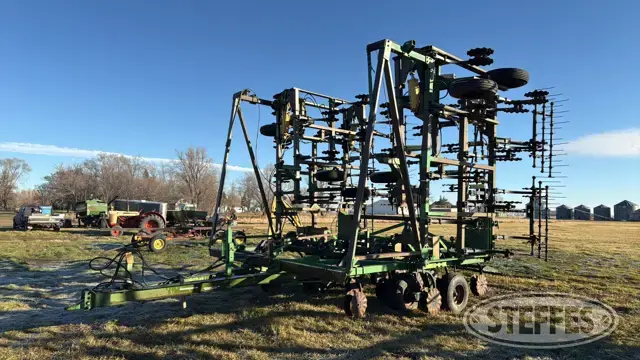 John Deere 1650