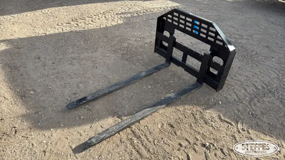 2026 GIYI DHC Skid Steer Fork