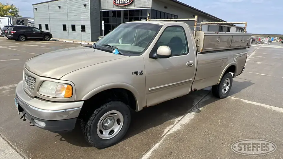 2000 Ford F150 XLT Half Ton Pickup
