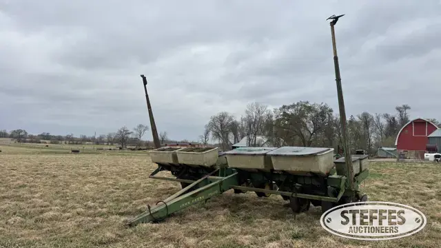 John Deere 7000