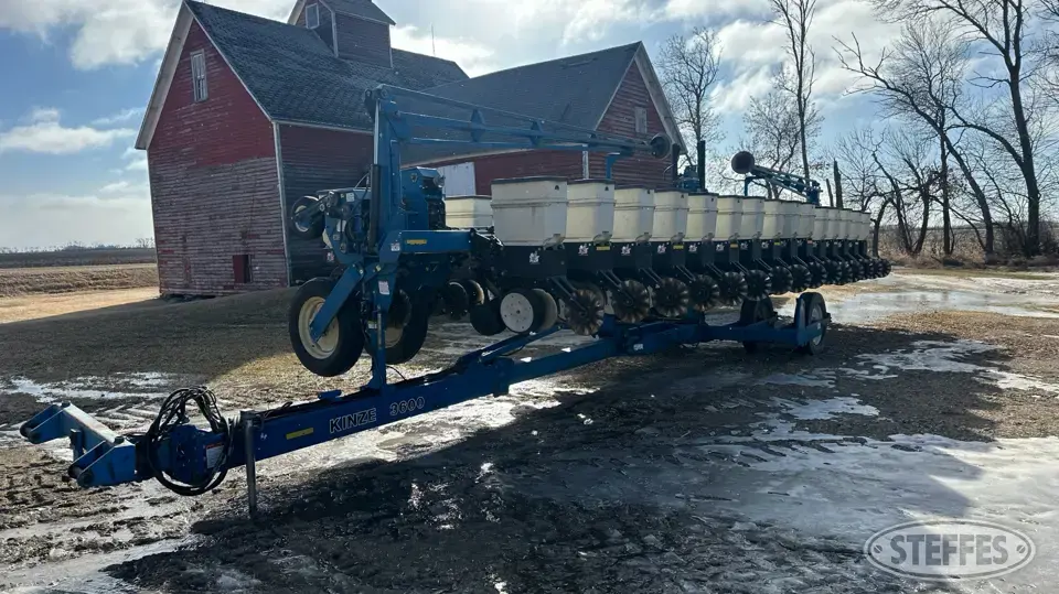 Kinze 3600 12 or More Row Planter