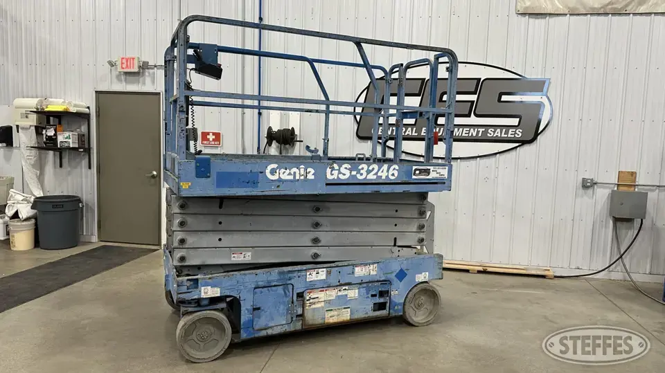 2015 Genie GS3246 Scissor Lift