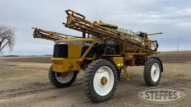 2004 AG-Chem RoGator 1264