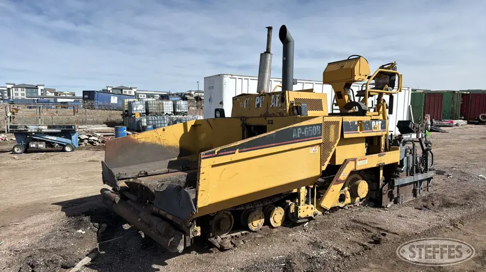 2005 CAT AP-650B Paving Equipment