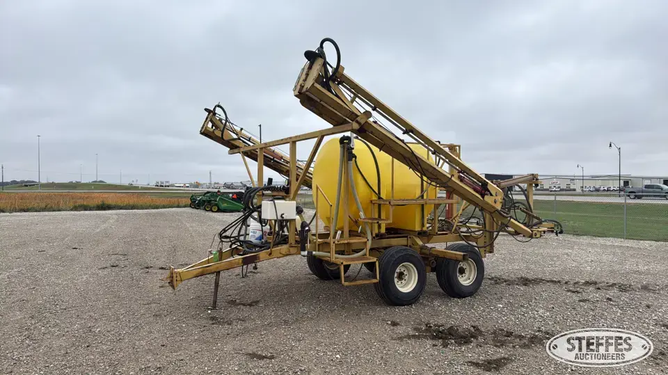 Pleasure Products tandem axle pull-type sprayer