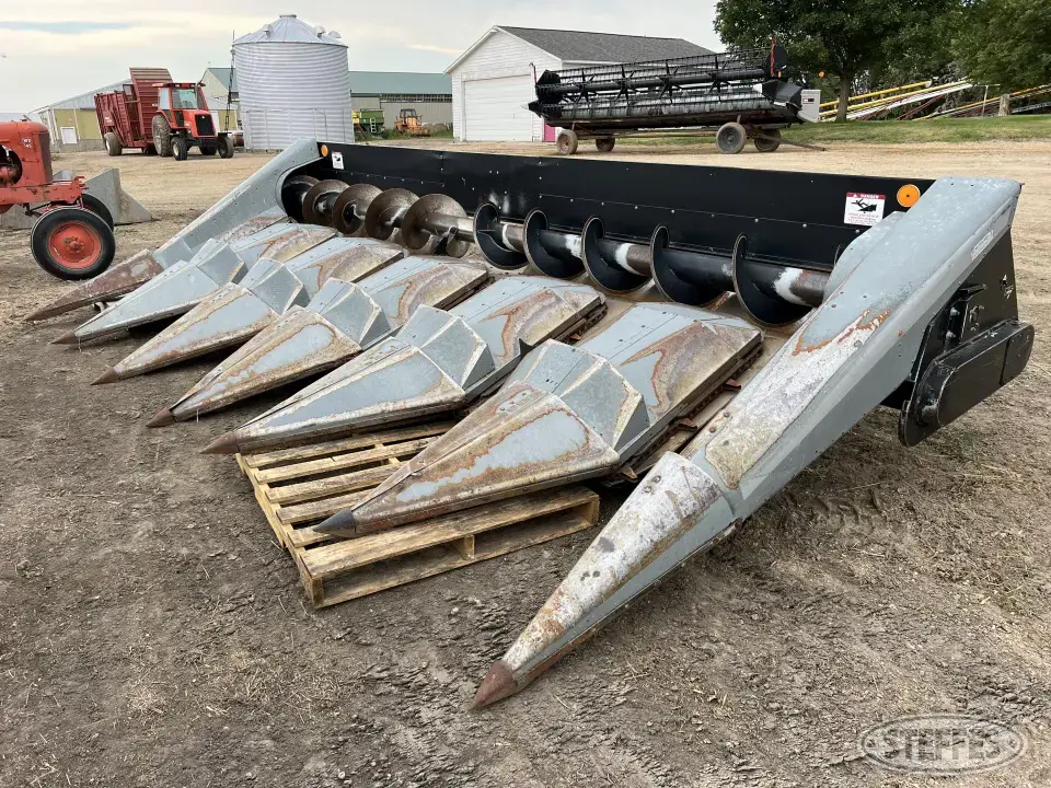 Gleaner 636 Corn Head