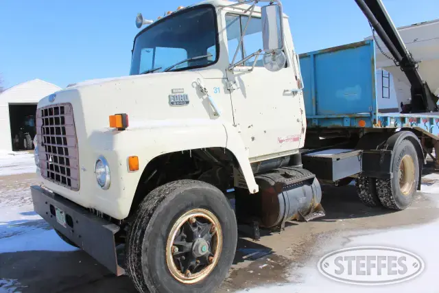 1983 Ford 8000