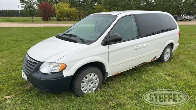 2005 Chrysler Town & Country LX