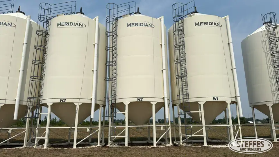 2014 Meridian M1620-FB Hopper Bin